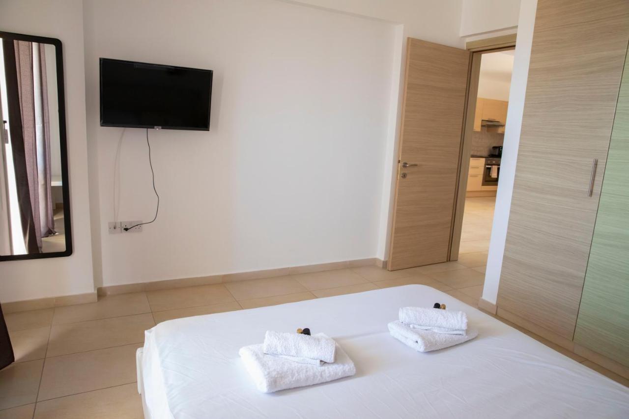 Marcelia Napa Suites アヤナパ エクステリア 写真